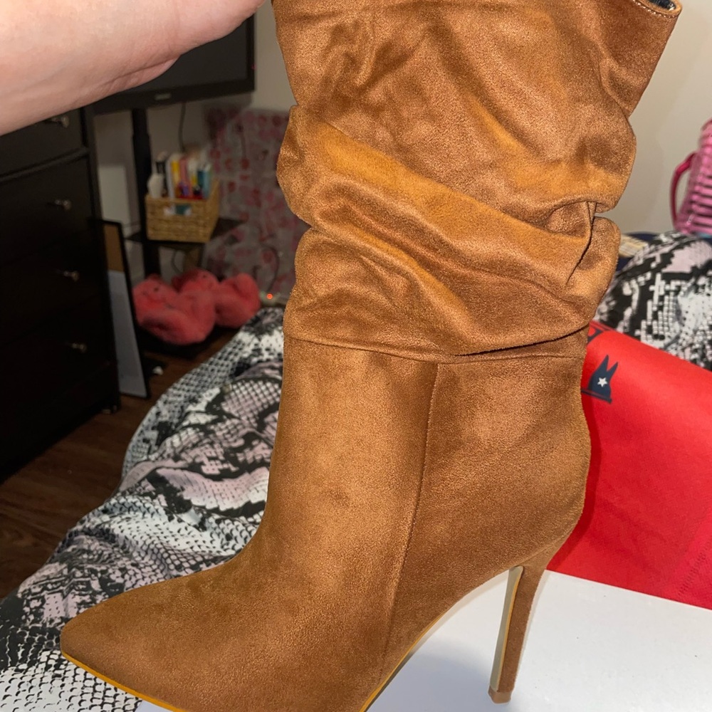 Elegant Brown Women's Boots